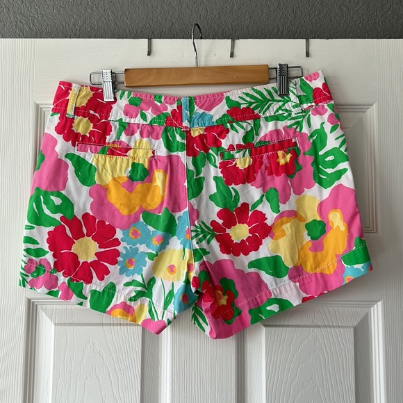 Lilly Pulitzer floral shorts - Picture 2 of 6